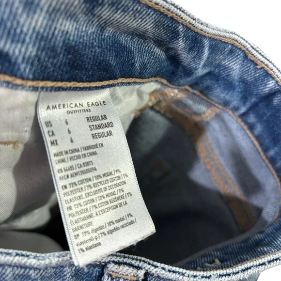 American Eagle Stretch Distressed Mom Straight Jean Size 6‎ - Picture 9 of 9